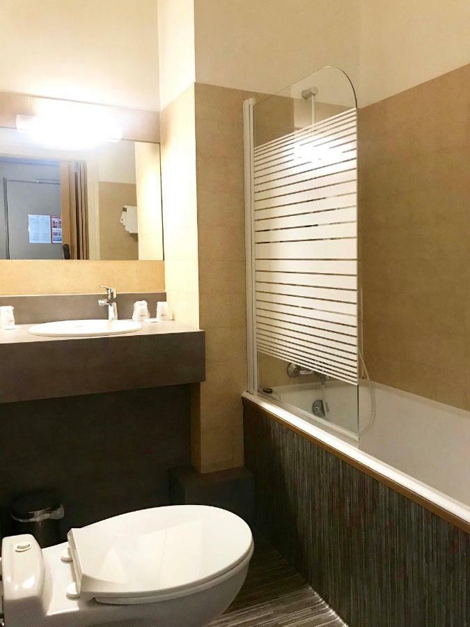 Hotel Le Bretagne Saint-Nazaire  Zewnętrze zdjęcie